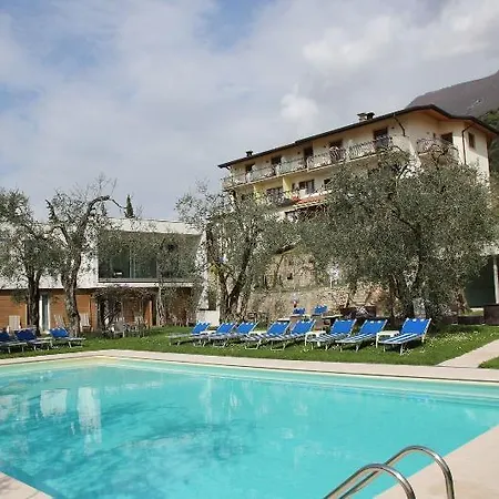 Augusta 3* Μαλτσεζίνε