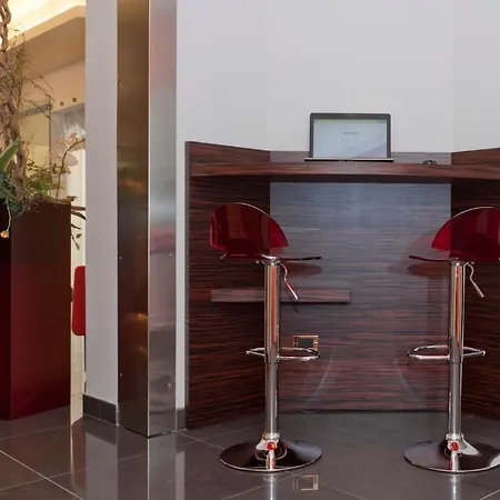 Ξενοδοχείο Augusta 3*