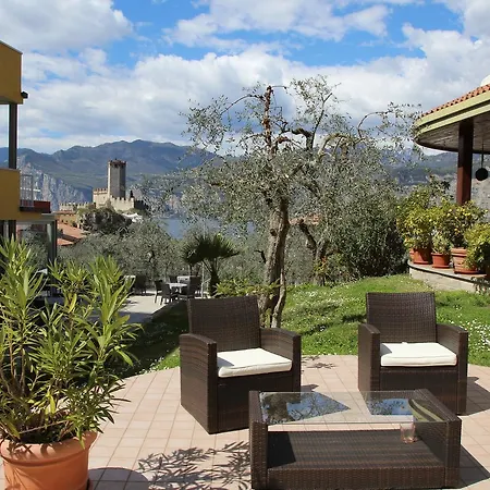 Augusta Ξενοδοχείο